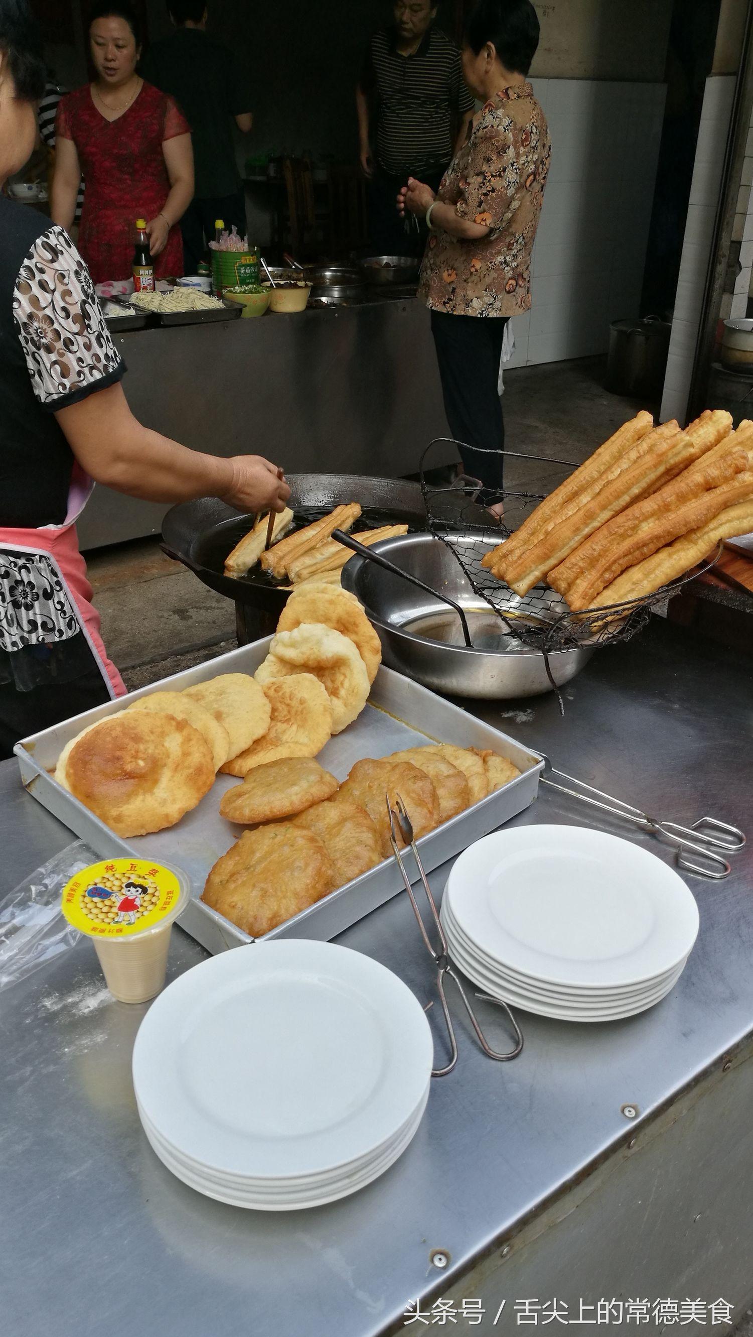 摆早餐做什么生意赚钱呢 摆早餐摊最好摆什么地方