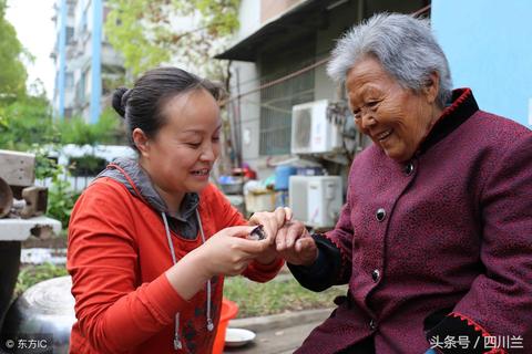 在人生之中，有无数的问题困扰着我们，其中之一便是“给别人的钱做什么好赚钱”。这个问题看似简单，实则复杂，因为它涉及到投资、风险、市场、策略等多个方面。在探讨这个问题之前，我们首先需要明确一点，投资并非赌博，而是需要理性分析和科学决策的过程。