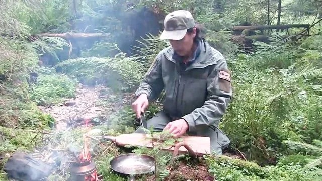 美食视频在野外做什么赚钱