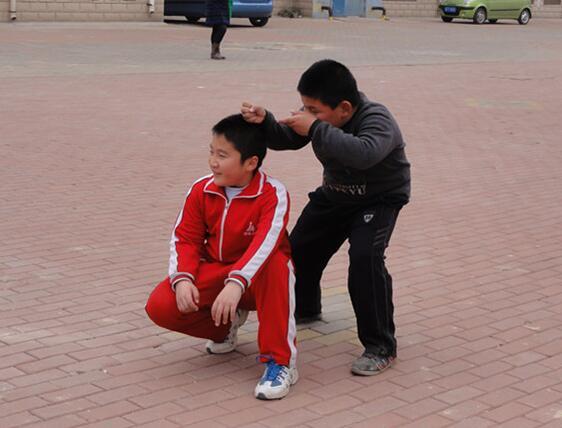 在学校一般做什么生意赚钱 在学校干点什么赚钱