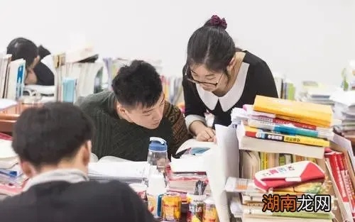 理工学校创业商机，探究赚钱有道的学生生意经