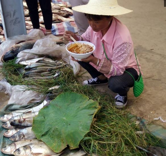 路边摊做什么吃的赚钱