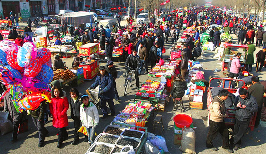 在集市摆摊做什么赚钱最快 集市上摆摊还收费吗