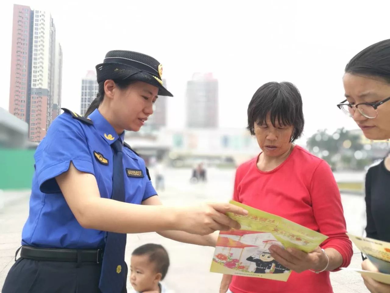 在城管下面做什么赚钱呢？