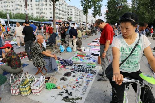 小镇摆摊创业做什么好赚钱 小镇摆地摊