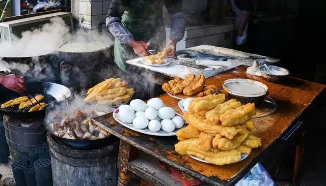 早餐摊做什么好呢赚钱吗 早餐摊真的能赚钱吗