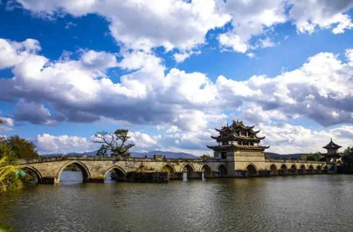 在繁华区做什么生意好赚钱 繁华前景