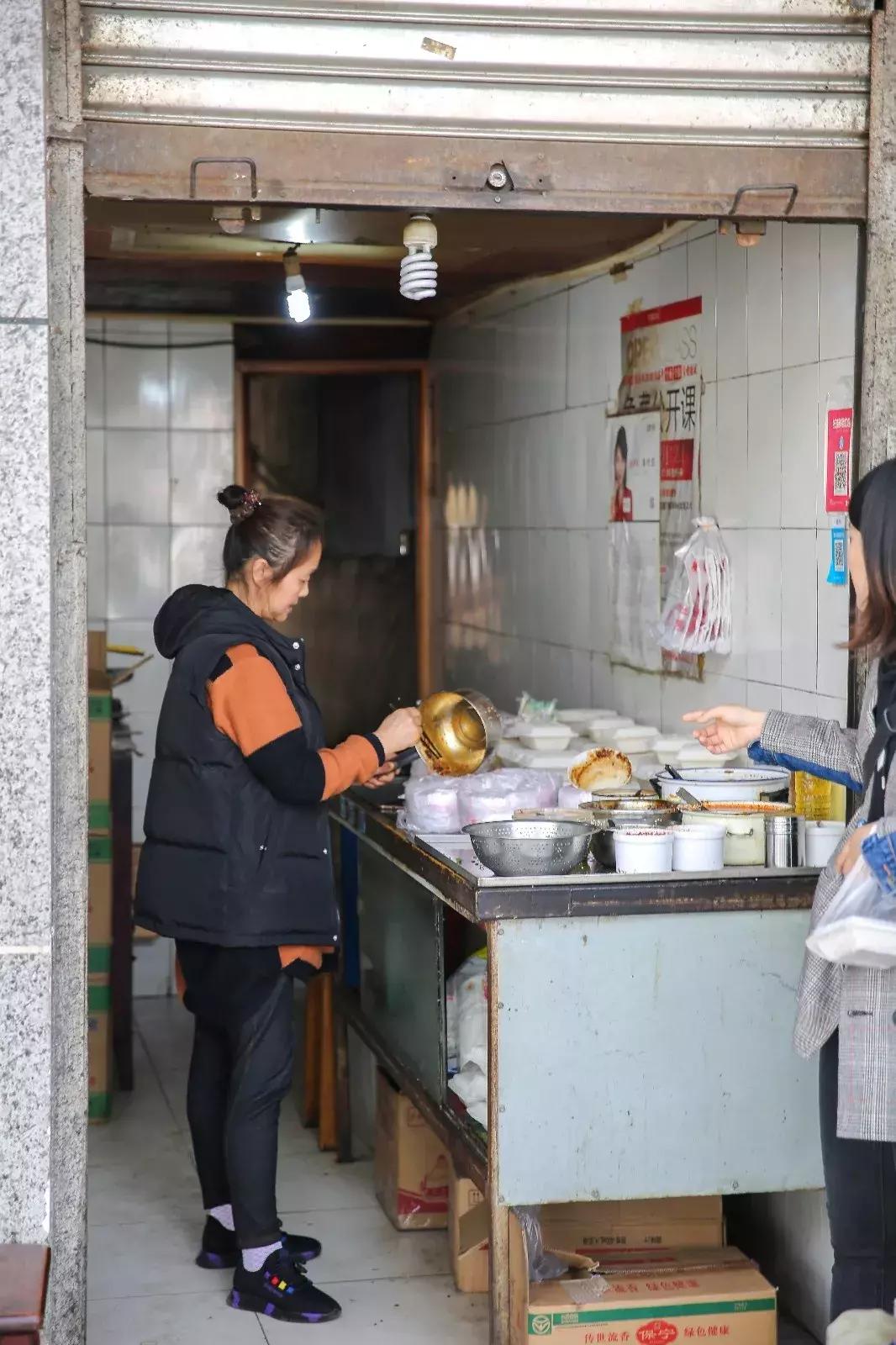 餐饮创业项目及加盟，打造您的美食帝国