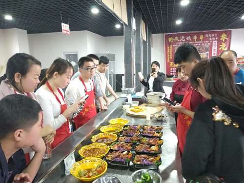 安徽餐饮加盟好项目培训——打造餐饮界明日之星