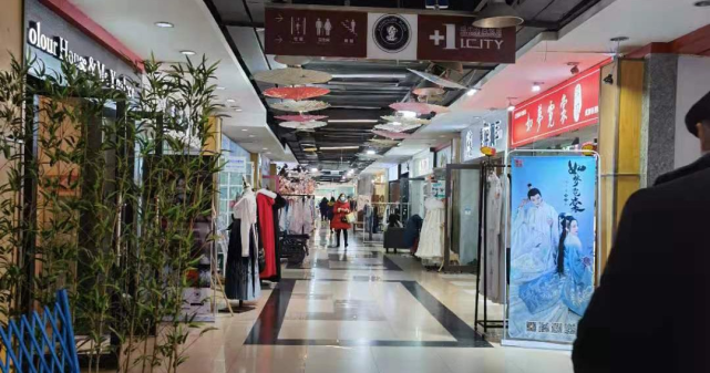 服装街做什么生意好点赚钱 在服装街里面适合开什么店