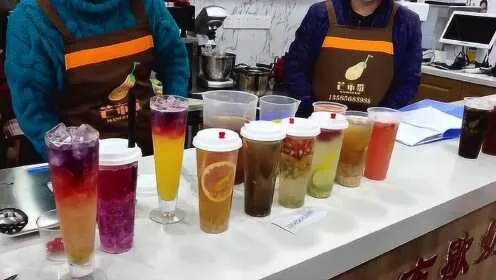 奶茶项目加盟价格实惠图，让你轻松拥有美味饮品店！