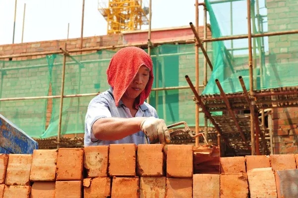 在工地里做什么能赚钱呢 在工地里做什么能赚钱呢女生