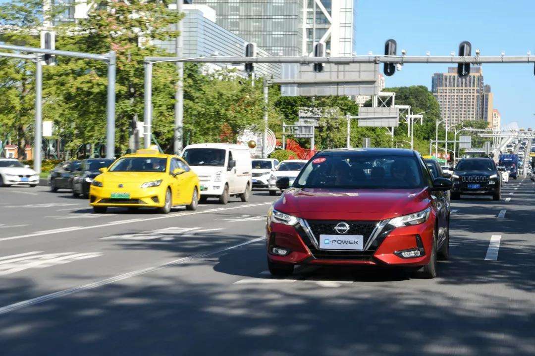 日产14代轩逸试驾视频 十四代日产轩逸试驾评测视频