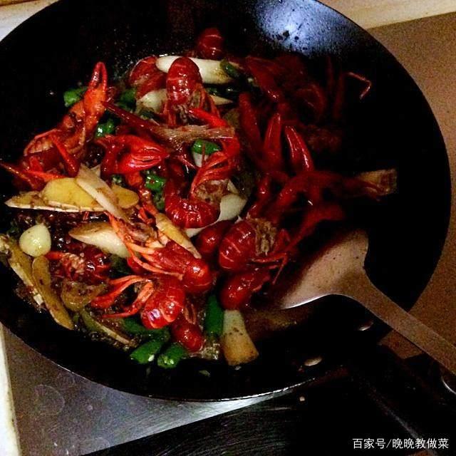 爆炒麻辣小龙虾 爆炒麻辣小龙虾图片