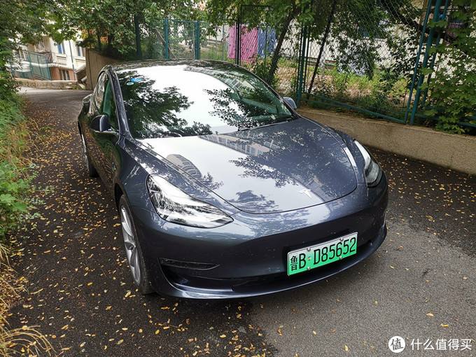 model3外面下大雨 特斯拉model3后备箱下雨天