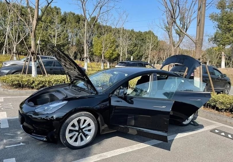 model3跑车事故 特斯拉model3跑车