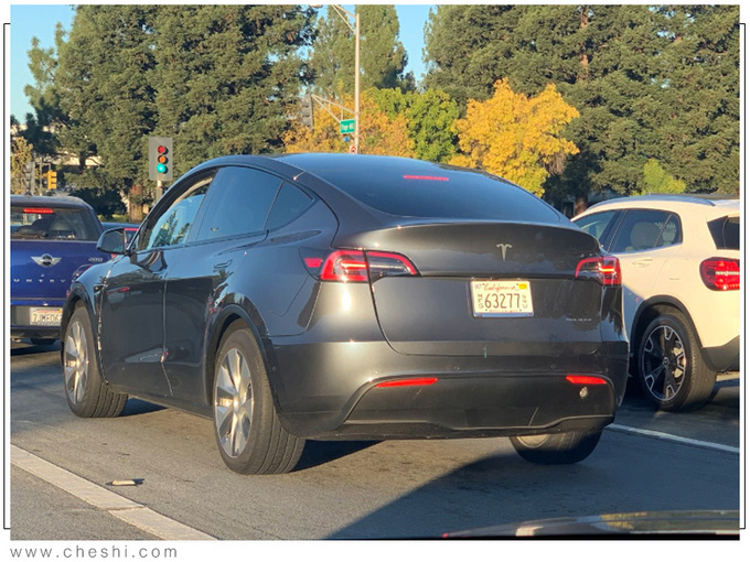 modely珠光蓝 model y 红色 蓝色