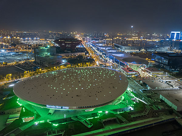 梅赛德斯夜景视频 梅赛德斯夜景视频下载