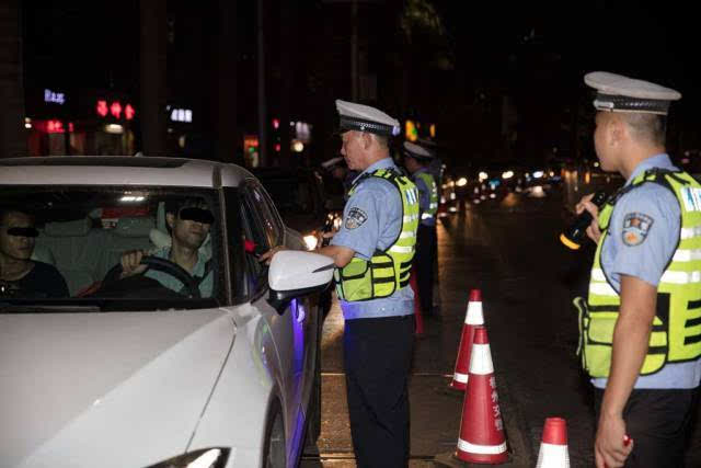 酒驾交警有权扣车吗 酒驾交警有权扣车吗?没有肇事