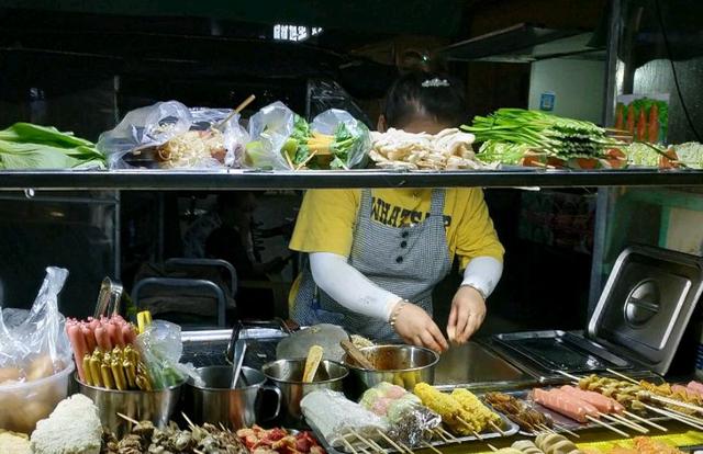 淮河路晚上摆摊卖什么好 淮河路步行街夜市搬到哪里去了