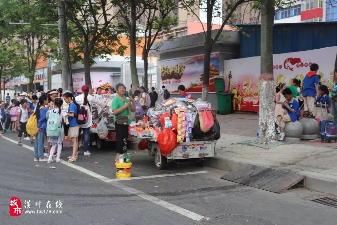 上海大城市摆摊卖什么好 上海适合摆摊卖小吃的地方