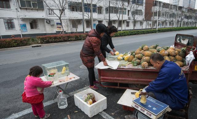 爷爷奶奶摆摊卖什么好 爷爷奶奶摆摊卖什么好卖