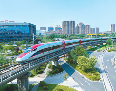 雅万高铁高速动车组、综合检测列车成功下线