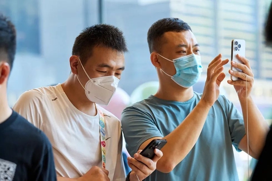 黄牛哭了！倒贴100元，都没人要……苹果成“头号做空目标”，仅仅4个交易日蒸发1.4万亿